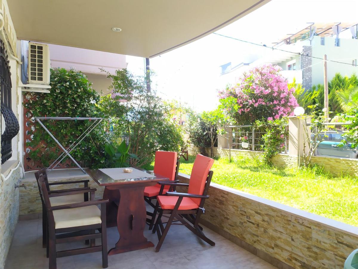 Iro Apartments Néa Péramos Exteriér fotografie
