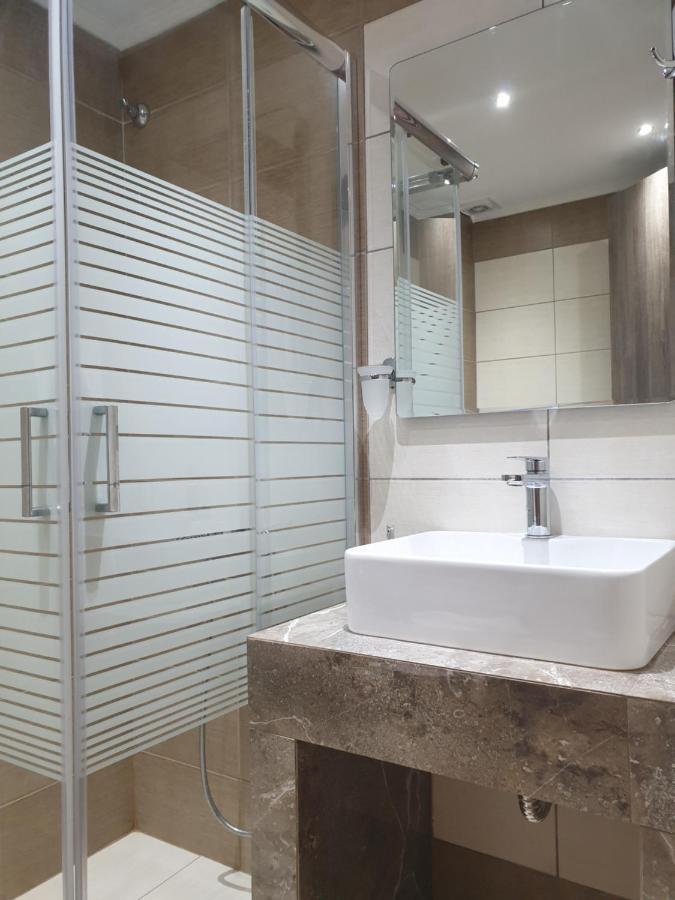 Iro Apartments Néa Péramos Exteriér fotografie