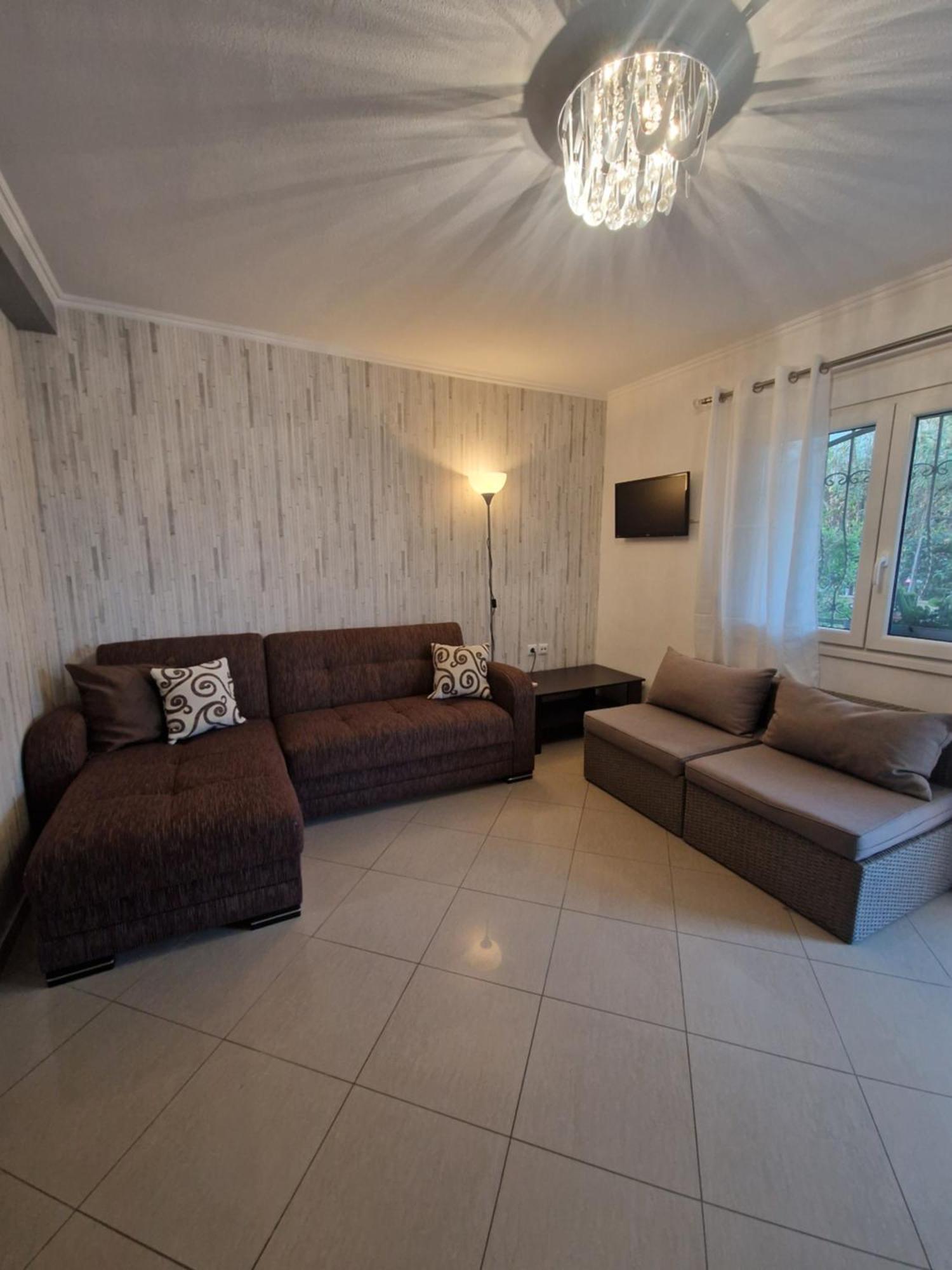 Iro Apartments Néa Péramos Exteriér fotografie