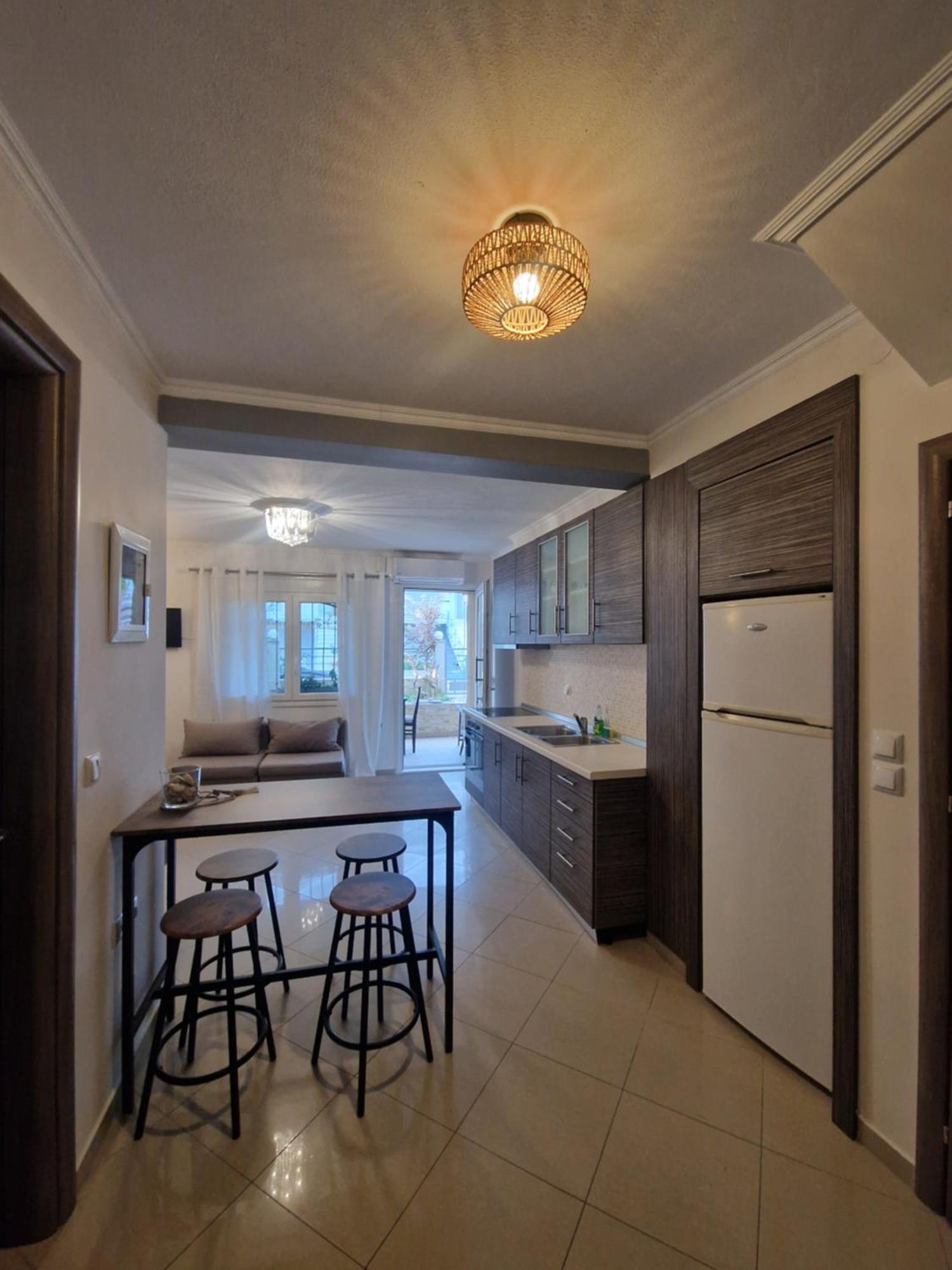 Iro Apartments Néa Péramos Exteriér fotografie